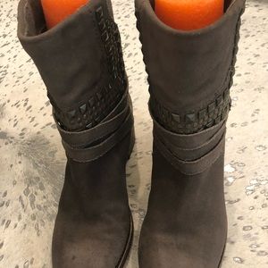 Vince Camuto low quarter brown boots.